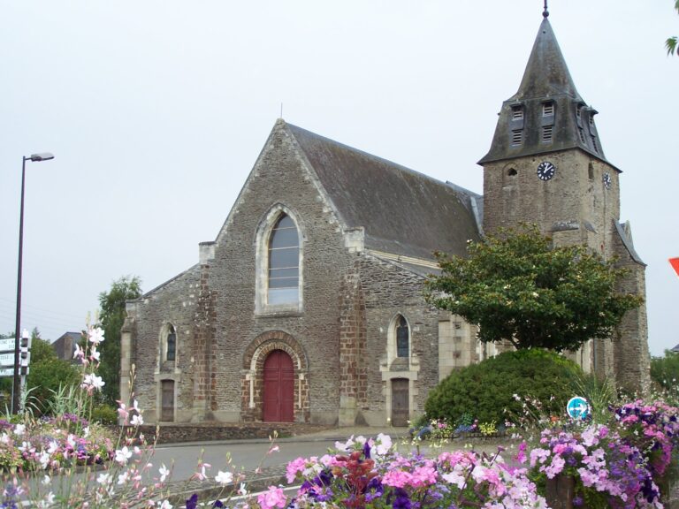 Eglise Saint Martin de Bazouges (Château-Gontier)